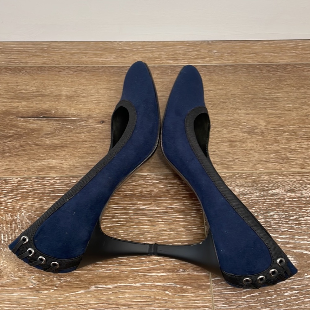 Liz Claiborne blue suede with black trim Size 7 1/2 - Picture 4 of 7